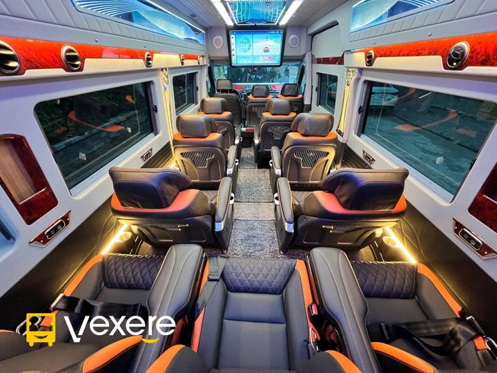 Hung-Vuong-Limousine-1