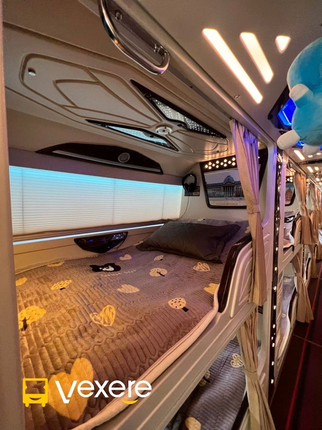 Minh-Chau-Limousine-1