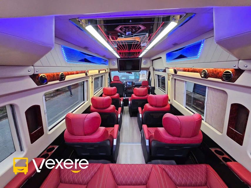 Discovery Bus