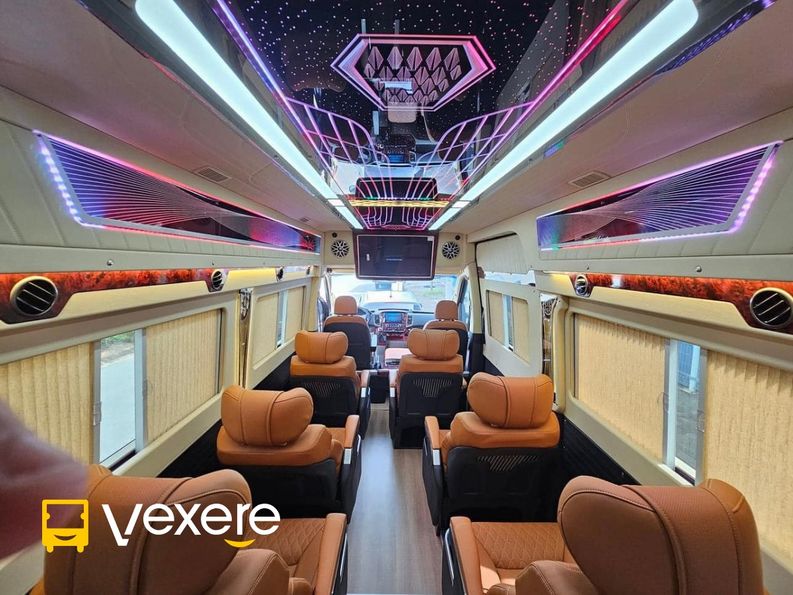 Trang-An-Limousine-7